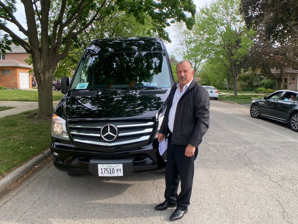 Hire Cheap Mercedes Benz Car Service Chicago Illinois