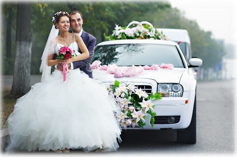Hire a limousine for your wedding in Chicago. 