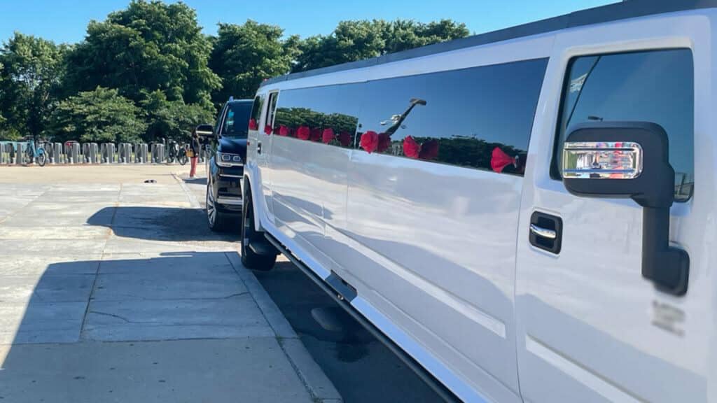 New York Limo And Car Service For JFK And LaGuardia Airport