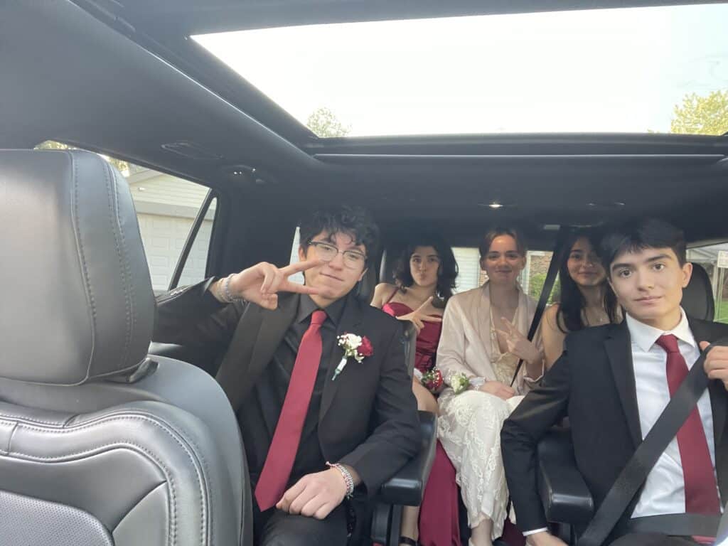 Black Car & Limo Service With Prom Transportation