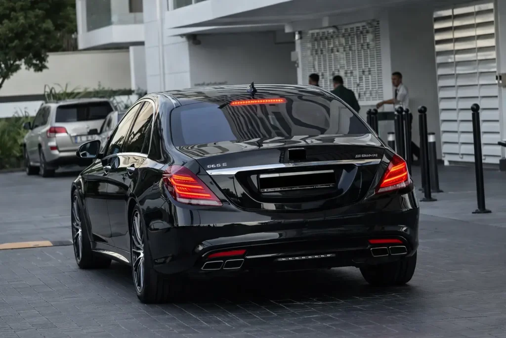 VIP Town cars for private travel