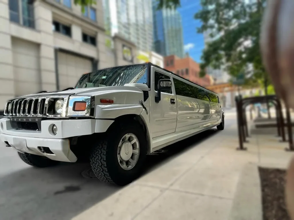 hummer-limo-right-side-view