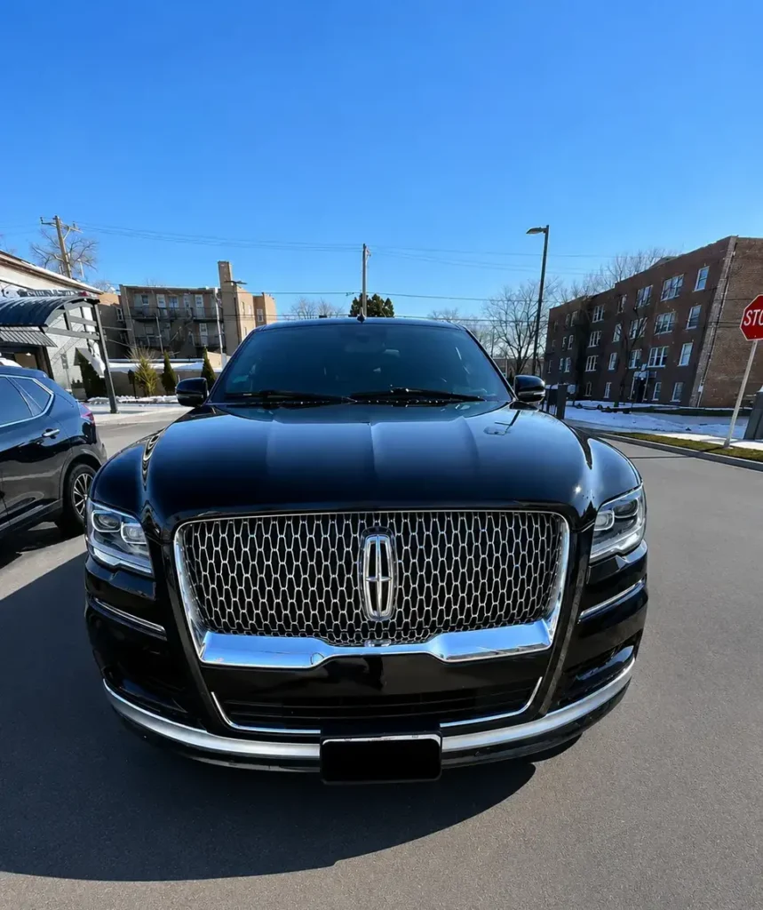 Lincoln Navigator SUV for airport transfers