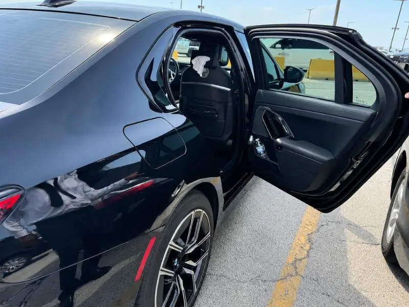 luxury sedan car service